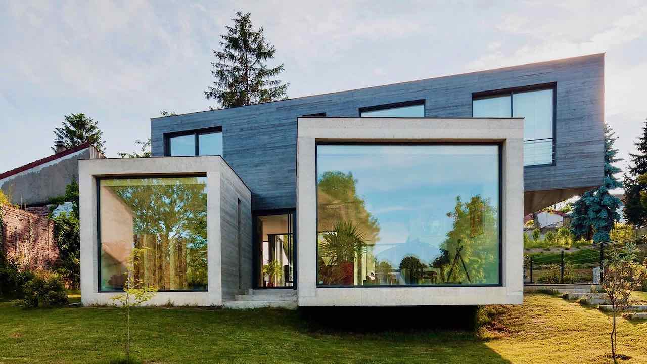 Menuiseries, fenêtres, portes design pour une maison moderne
